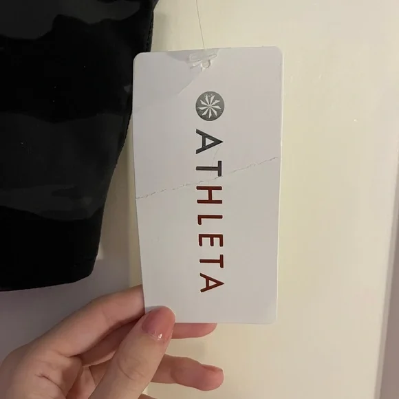 NWT Athleta Conscious Crop Printed - Picture 3 of 6